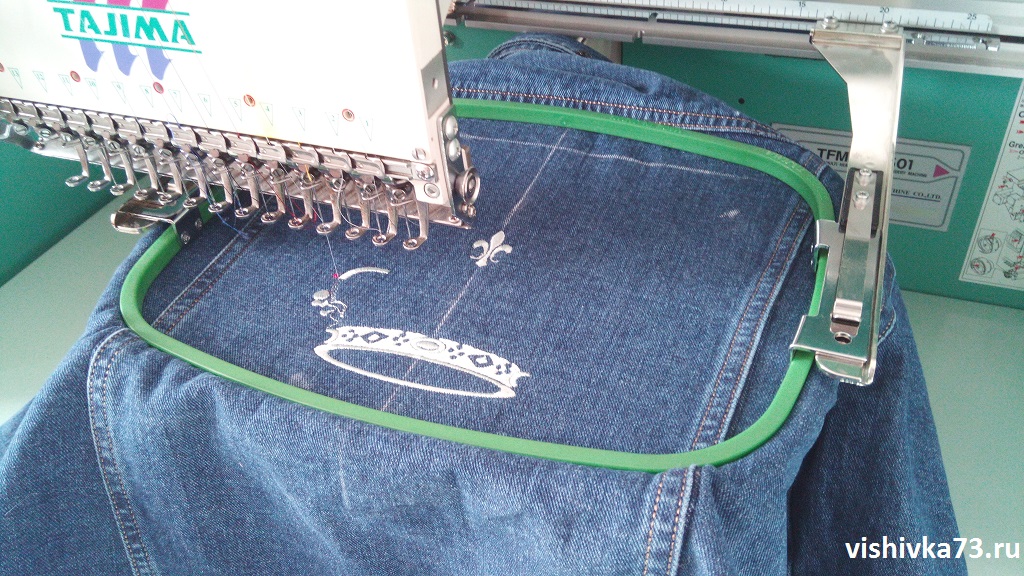 Вышивка на джинсовой куртке