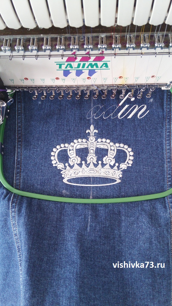 Вышивка на джинсовой куртке