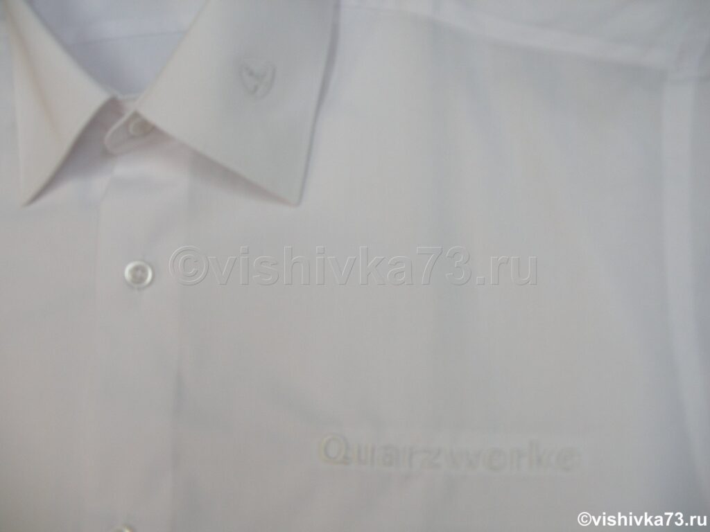 Машинная вышивка на рубашке